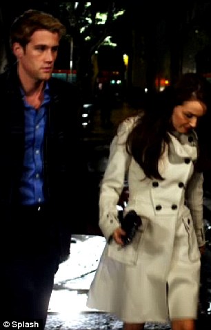 article-0-0B47309D00000578-311_306x477